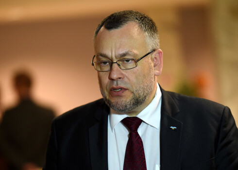 Centrālās vēlēšanu komisijas (CVK) vadītājs Arnis Cimdars atzīmēja, ka šogad vēlēšanās kandidēs lielāks skaits partiju apvienību.