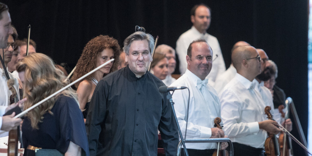 Грандиозный концерт сэра Антонио Паппано и оркестра Санта-Чечилия в "Дзинтари": VIP-зрители и 10-минутные стоячие овации