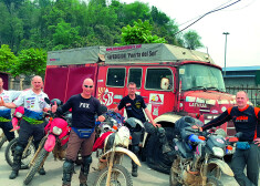 Ceļošana ar motociklu pa pasaules eksotiskajām vietām ļauj vislabāk izprast vietējo reālo dzīvi.