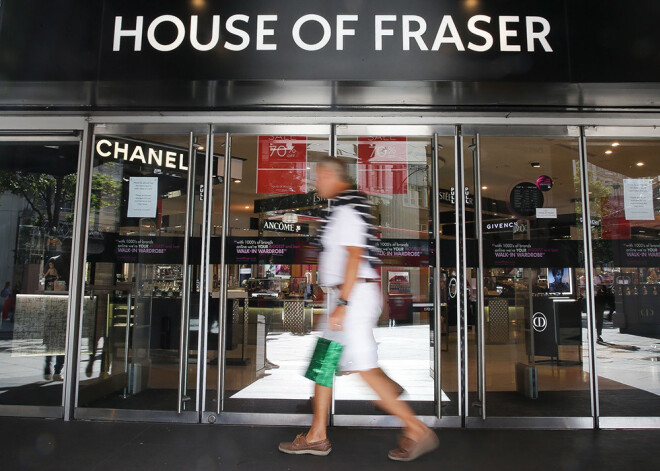 Grūtībās nonākušo britu veikalu tīklu "House of Fraser" nopērk "Sports Direct"