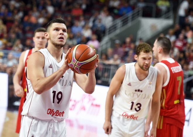 Latvijas izlases basketbolists Lomažs tomēr paliek "Ventspils" komandā