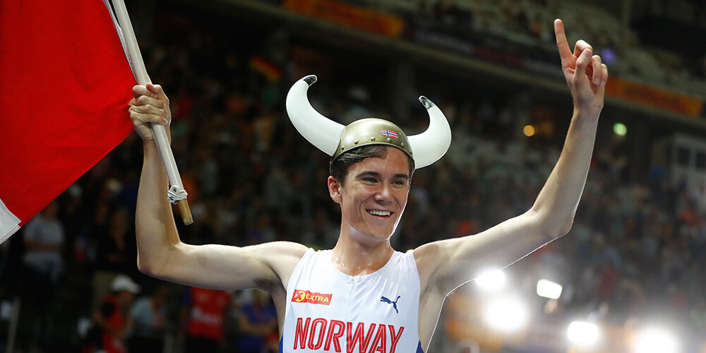 17 gadus vecais norvēģu vikings Ingebrigtsens triumfam EČ 1500 metros pievieno zeltu arī 5000 metru skrējienā