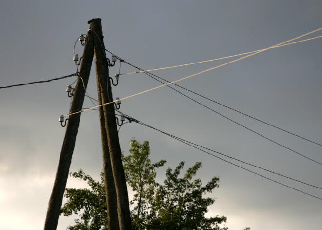 Talsu novadā vairākiem tūkstošiem "Sadales tīkla" klientu traucēta elektroapgāde