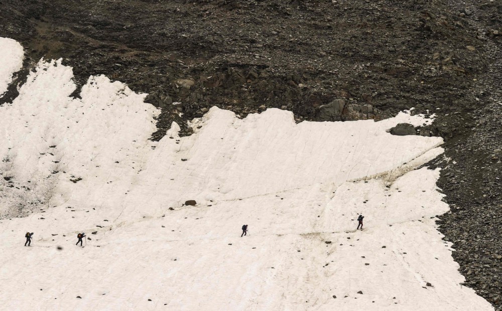 Alpīnisti neatkāpjas no ieceres nākotnē tomēr pacelt Monblāna virsotnē Latvijas karogu 10 metru mastā
