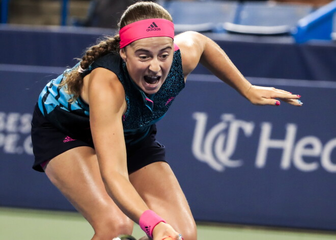 Ostapenko piedzīvo zaudējumu Sinsinati WTA "Premier" turnīra pirmajā kārtā