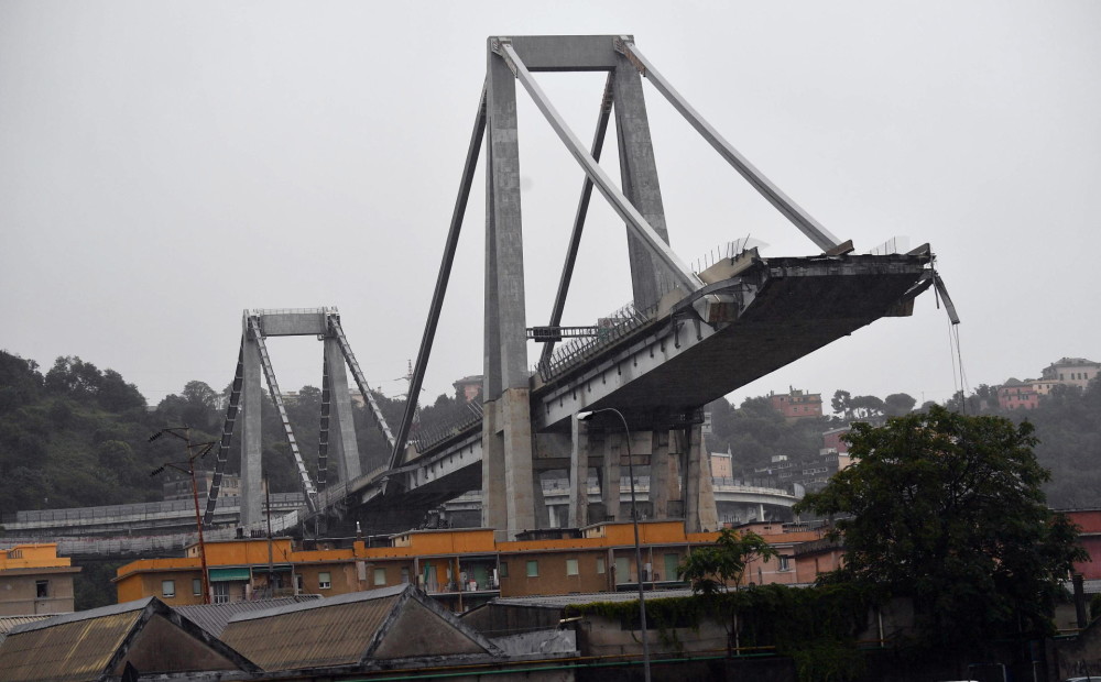 Dženovā sagruvis autostrādes tilts; 11 bojāgājušie