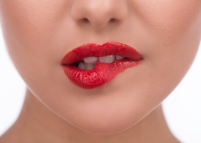 Жена, заступаясь за пьяного мужа, покусала автоинспектора