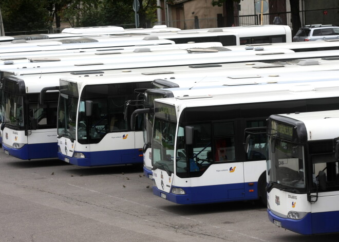 Rīgas svētku laikā - 18. un 19. augustā - sabiedrisko transportu varēs izmantot bez maksas