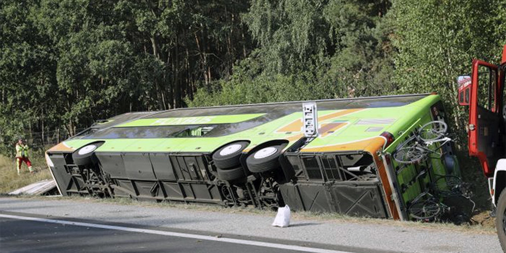 Pasažieru autobusa avārijā Vācijā ievainoti 16 cilvēki