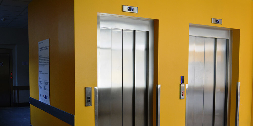 Austrumu slimnīcas stacionārā "Gaiļezers" sākuši darboties četri jauni lifti