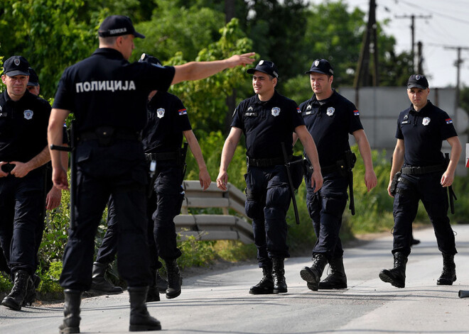Serbijā slēgta serbu un krievu radikāļu jaunatnes nometne