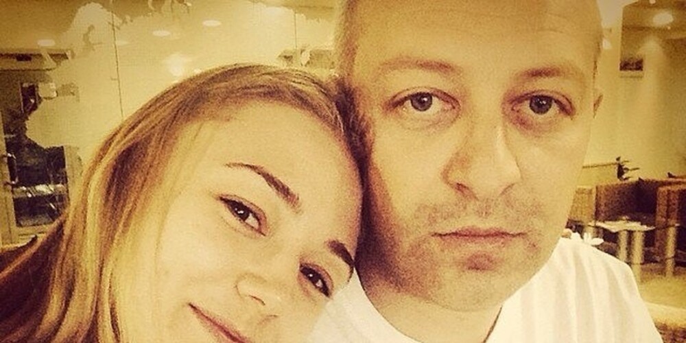 Экс-возлюбленная Сергея Шнурова Оксана Акиньшина объявила о разводе с мужем