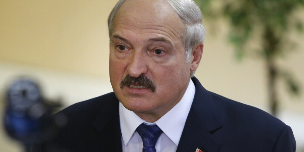 Lukašenko veic vērienīgu valdības reorganizāciju: atlaiž premjeru un ietekmīgus ministrus