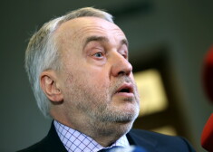 Ekspolitiķis Andris Šķēle 