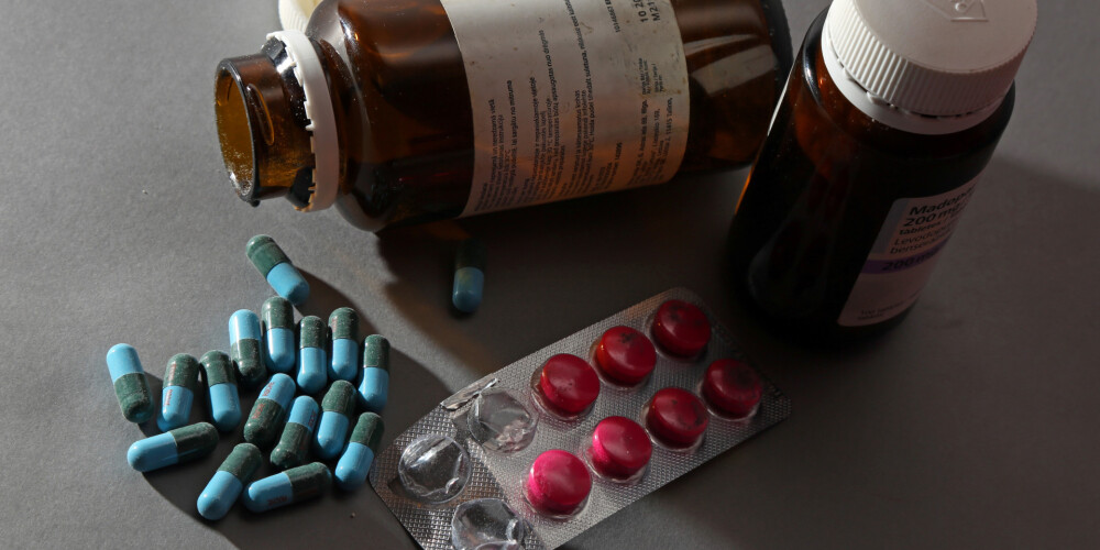 Recepšu medikamentus varētu izbeigt tirgot pa daļām