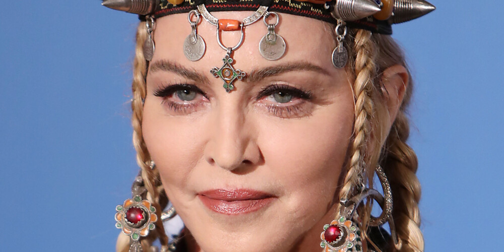 Aretai Frenklinai veltītajā runā Madonna čalo tikai par sevi. Fani sašutuši