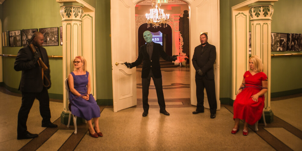 Kinoteātris "Splendid Palace" atklāj sezonu ar eleganto franču nelieti "Fantomasu"