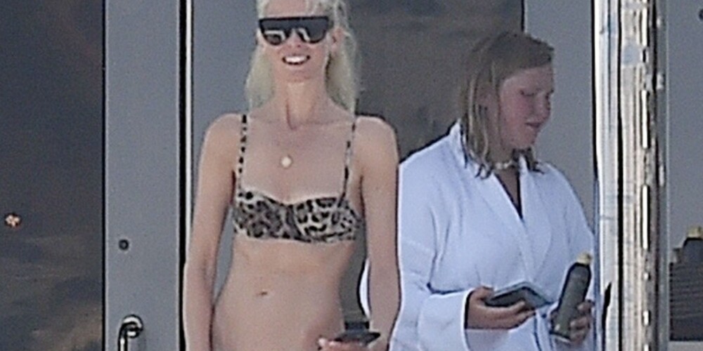 Supermodele un triju bērnu mamma Klaudija Šīfere bikini arī 47 gadu vecumā aizvien izskatās kā jauna meitene