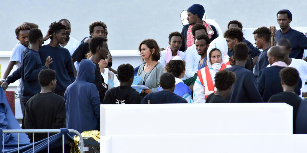 UNHCR: ES valstīm jāizbeidz "bīstamā un amorālā" stīvēšanās par imigrantiem