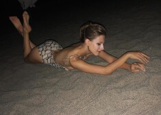 Звезда "Папиных дочек" Лиза Арзамасова поделилась сексуальным снимком с пляжа