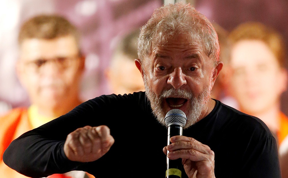 Brazīlijas tiesa liedz kandidēt eksprezidentam Lulam vēlēšanās