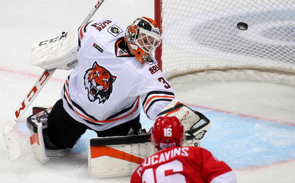 Daugaviņš un Karsums gūst vārtus, atklājot KHL sezonu