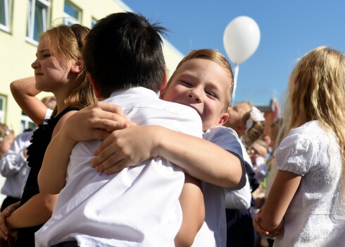 Ikšķiles vidusskolas jaunuzceltās piebūves atklāšanas un Zinību dienas pasākums.