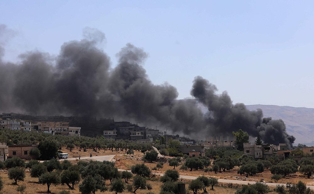 Krievijas militārās lidmašīnas bombardējušas nemiernieku kontrolētās teritorijas Idlibas provincē
