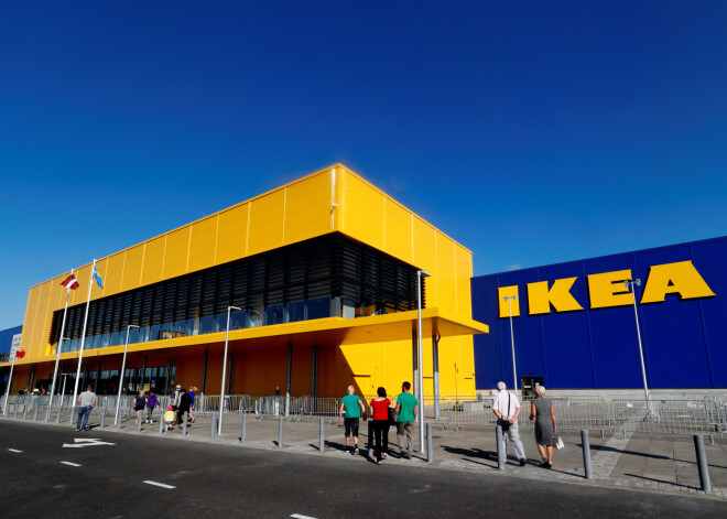 Politoloģe aizdomājas: vai IKEA Rīgā popularizē "specifisku vīriešu interesi par bērniem"?