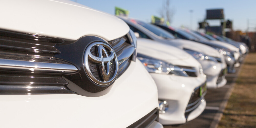 Toyota отзывает более миллиона машин из-за опасности для жизни водителей