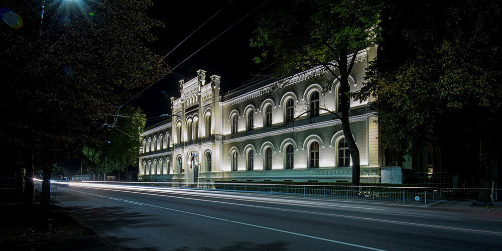 Svinīgi atklās atjaunoto Rīgas Valsts 1. ģimnāzijas vēsturisko ēkas fasādi