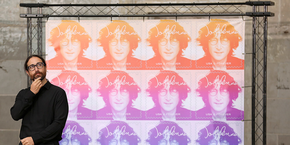 Džona Lenona piemiņu godina ar jaunu ASV pastmarku