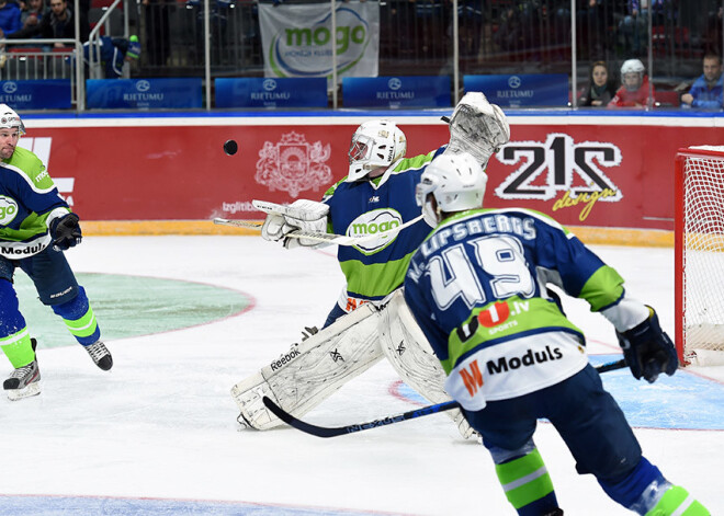 OHL Latvijas hokeja čempionāts sākas ar "Prizma" un "Mogo" komandu uzvarām