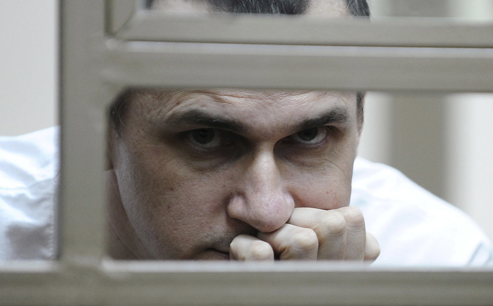 Advokāts paziņo, ka Sencova veselība Krievijas cietumā cietusi neatgriezeniskus bojājumus