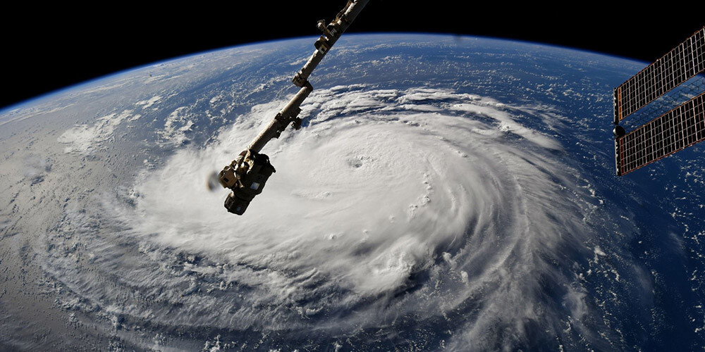 ASV dienvidaustrumos izsludināts ārkārtas stāvoklis, jo draudīgi tuvojas viesuļvētra "Florensa"