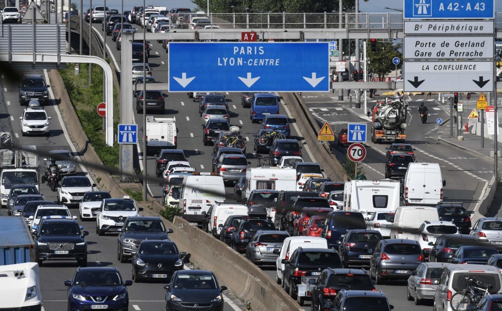 Parīzes un Briseles mēri aicina ieviest Eiropā dienu bez auto