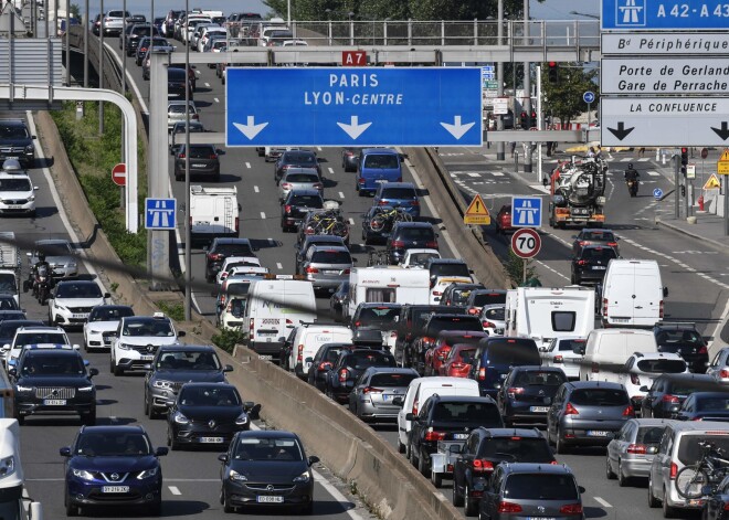 Parīzes un Briseles mēri aicina ieviest Eiropā dienu bez auto