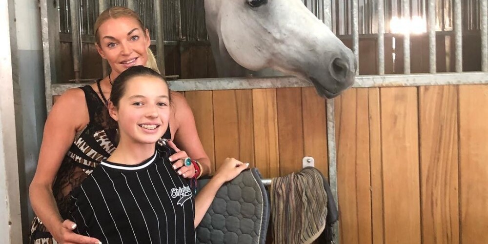 "Ноги выше матери задирает": 12-летнюю дочь Волочковой раскритиковали за "взрослые" танцы