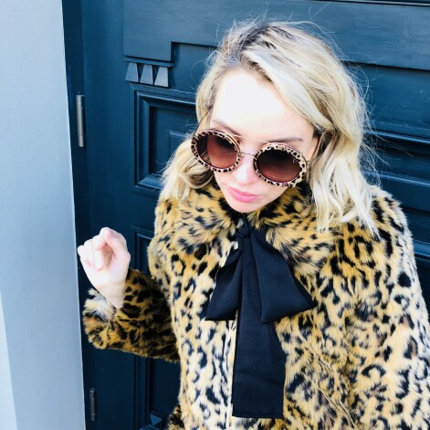 Dzīvnieku raksti dod eksotisku un rotaļīgu efektu izvēlētajam tēlam. Saulesbrilles "Dolce&Gabbana"