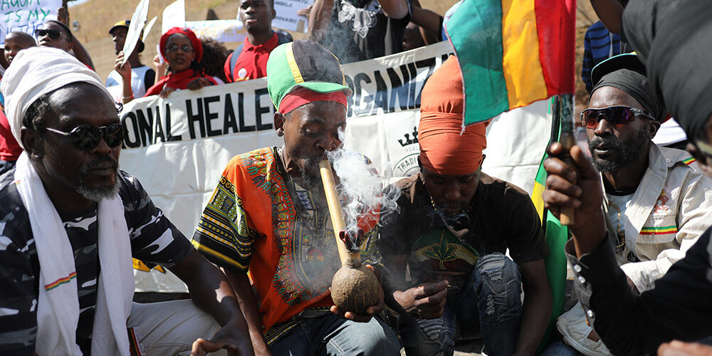 Marihuānas aizstāvji un rastafarieši sajūsmā: Dienvidāfrikas Republika dekriminalizē marihuānas lietošanu