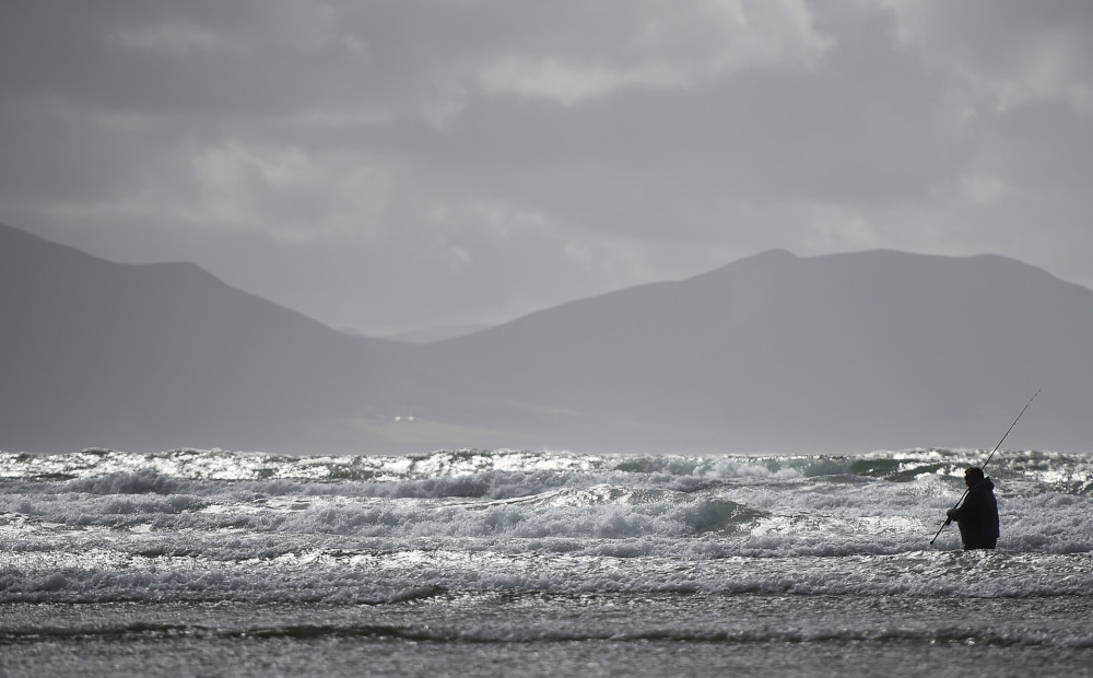 Arī Īrijai tuvojas spēcīga vētra; sinoptiķi izsludinājuši oranžo brīdinājumu par augstu plūdu risku