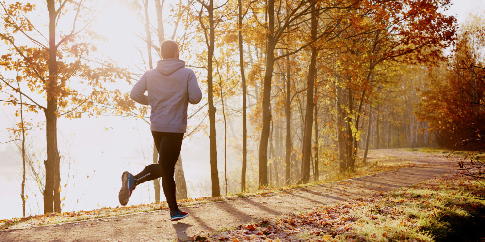 Daži vērtīgi padomi, ja nodarbojies ar skriešanu brīvā dabā arī rudenī