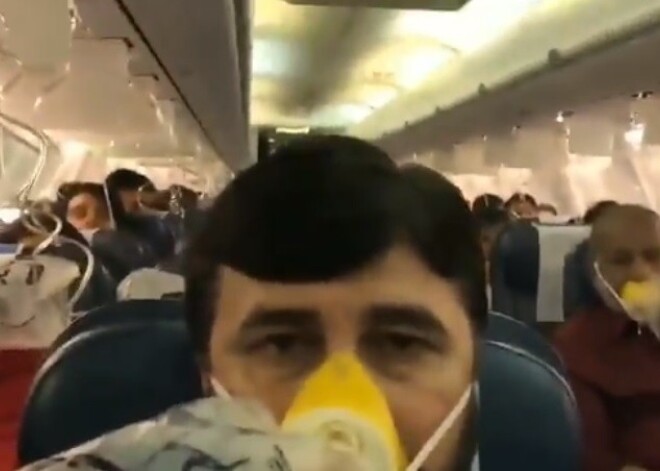 VIDEO: asins gāzās no deguna un ausīm - “Jet Airways” pasažieri piedzīvo šausmas pilotu neizdarības dēļ