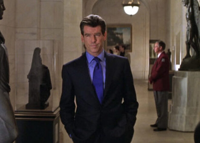 Pīrs Brosnans mūsdienu "Bonda" filmām pārmet humora trūkumu