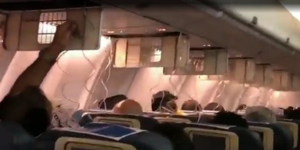 Видео: ошибка пилота заставила пассажиров истекать кровью