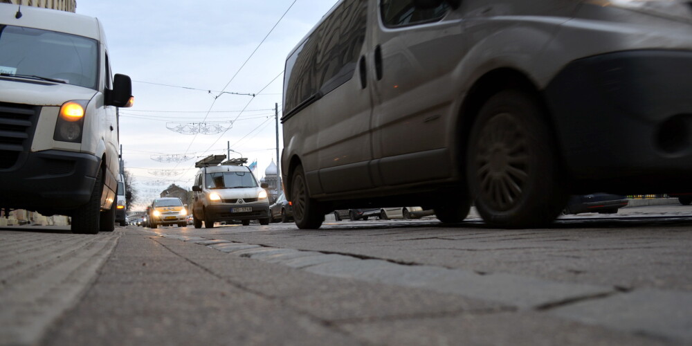 Tuvākajās dienās daudzviet Rīgā gaidāmi satiksmes ierobežojumi