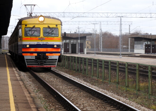 Pirmdien no Rīgas uz Aglonu un atpakaļ brauks 6 vilcieni. Reisu saraksts šeit: