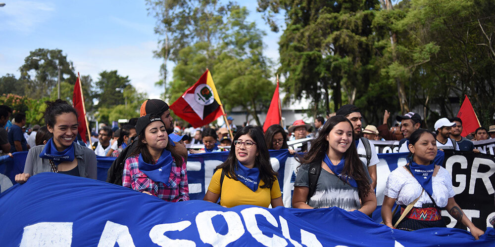 Gvatemalā studenti protestos pieprasa prezidenta atkāpšanos