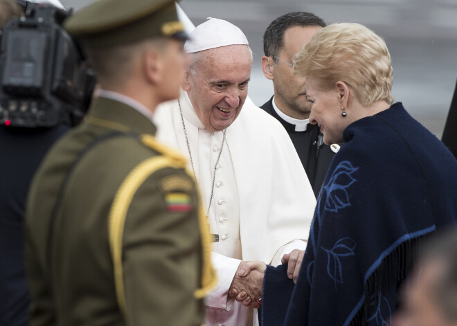 Pāvests Francisks sāk vizīti Baltijas valstīs, kuras laikā 22. un 23.septembrī apmeklēs Lietuvu, 24.septembrī viesosies Latvijā, bet 25.septembrī dosies uz Igauniju.