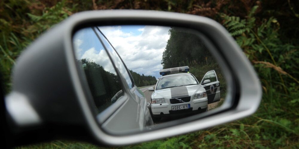За многочисленные автоугоны в Латвии задержаны две группировки - местная и из Паневежиса